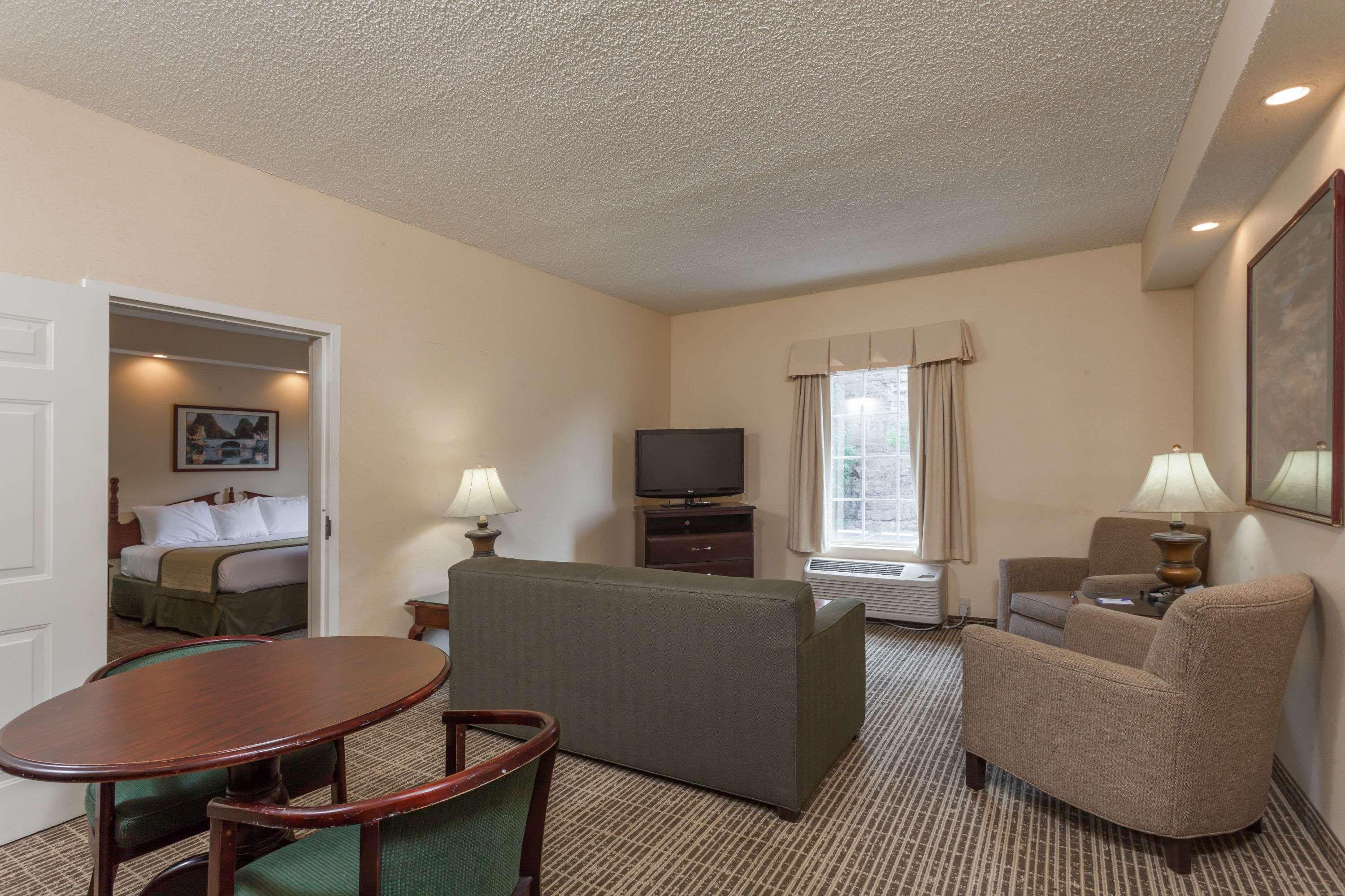 Hotel Baymont By Wyndham Columbia Maury Exterior foto