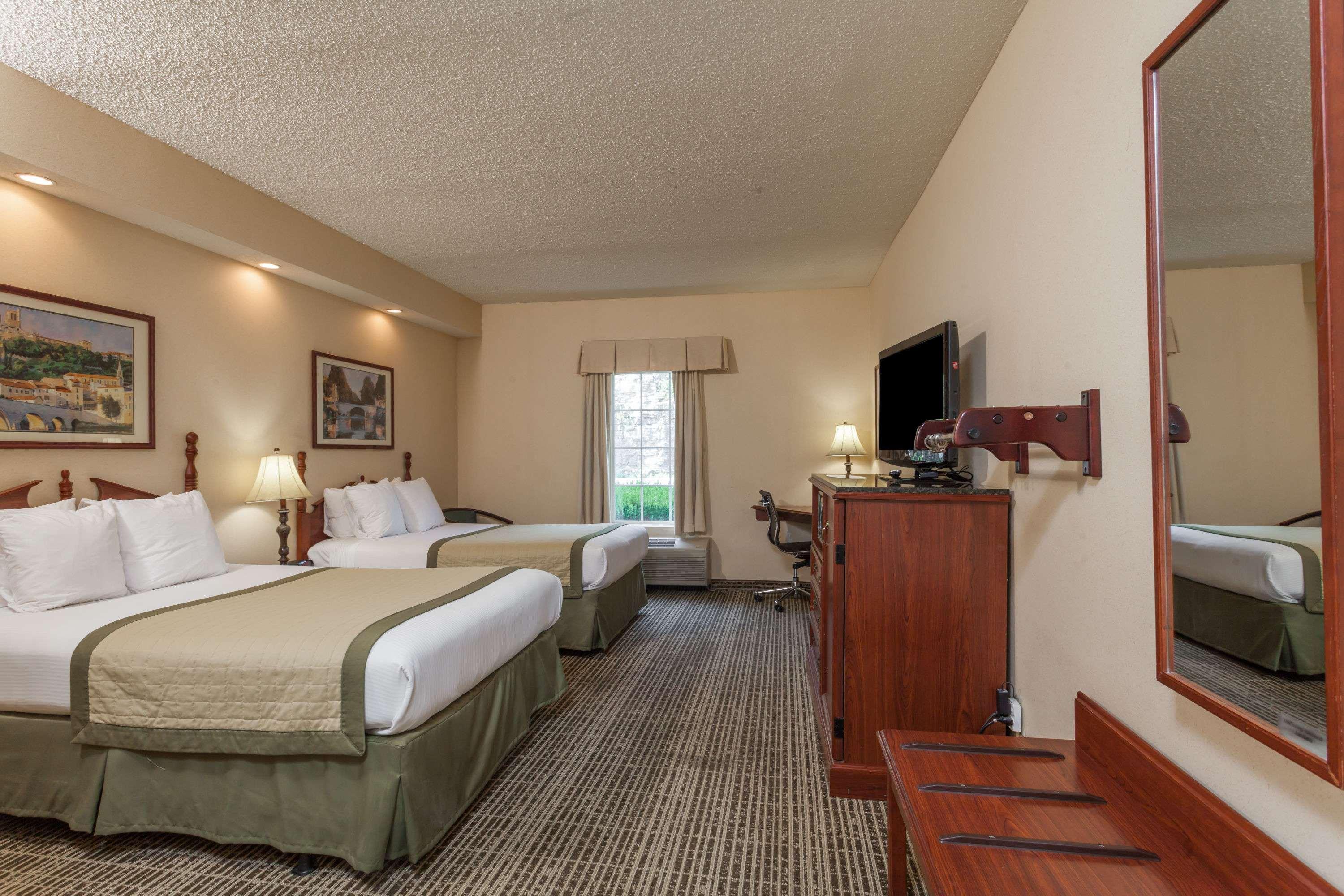 Hotel Baymont By Wyndham Columbia Maury Exterior foto