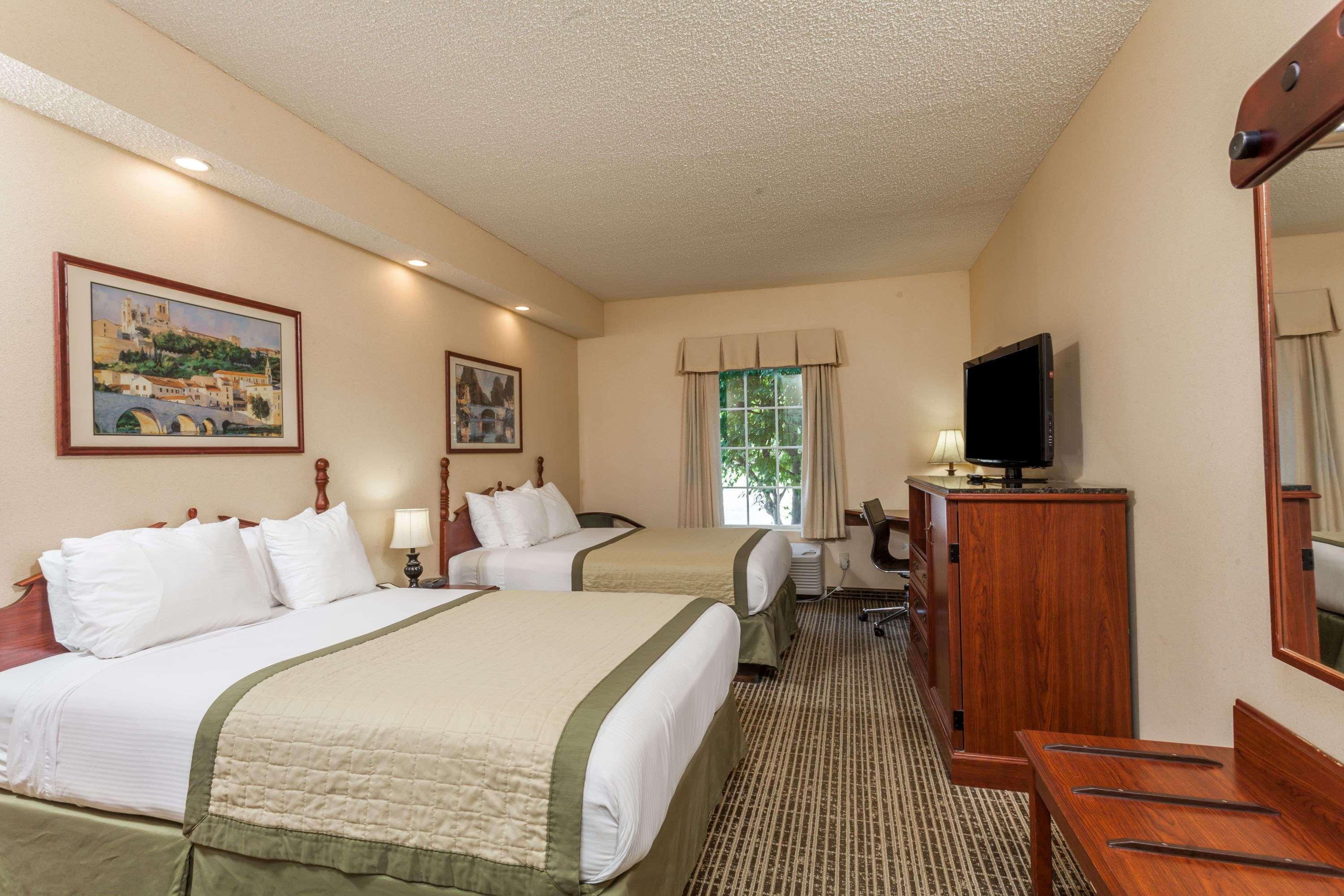 Hotel Baymont By Wyndham Columbia Maury Exterior foto